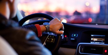 Родители назвали сумму, которую готовы потратить на безопасность ребенка в авто