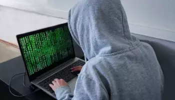 Хакеры используют заражённые обои Steam для кражи учётных данных