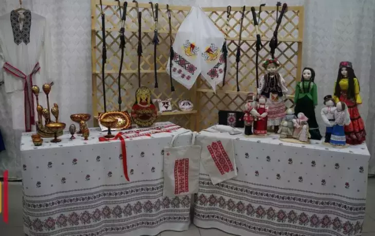 Традиционные ремёсла в Богучаре: уникальная выставка мастеров района