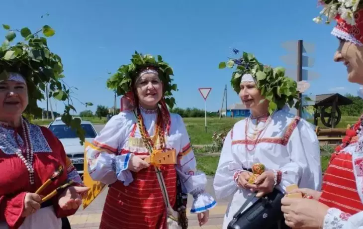 Интерактивный фестиваль &laquo;Троицу величаем&raquo; в Сергеевке: традиции, мастер‑классы и игры