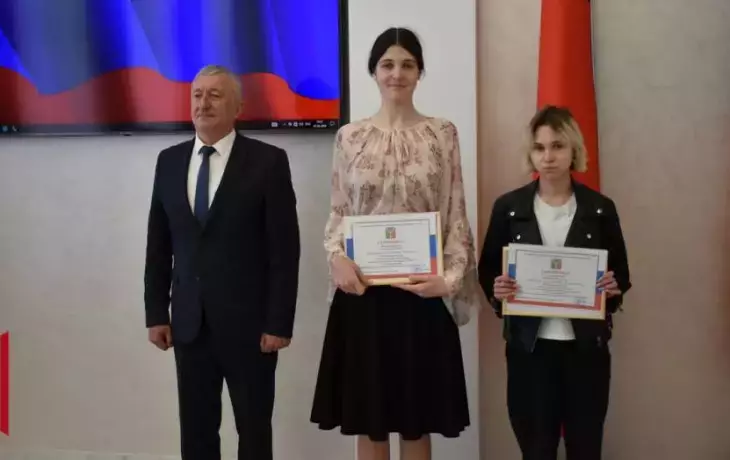 Заболотовская школа: 100 баллов на ЕГЭ по русскому языку и новые рекорды учениц