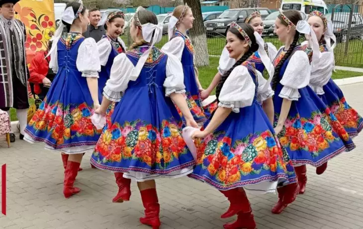 Онлайн‑акция &laquo;Хожу в народном&raquo;: конкурс фотоснимков в народных костюмах в Бутурлиновке