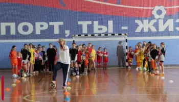 Марина Буракова провела вдохновляющий мастер‑класс для юных футболисток Петропавловского района