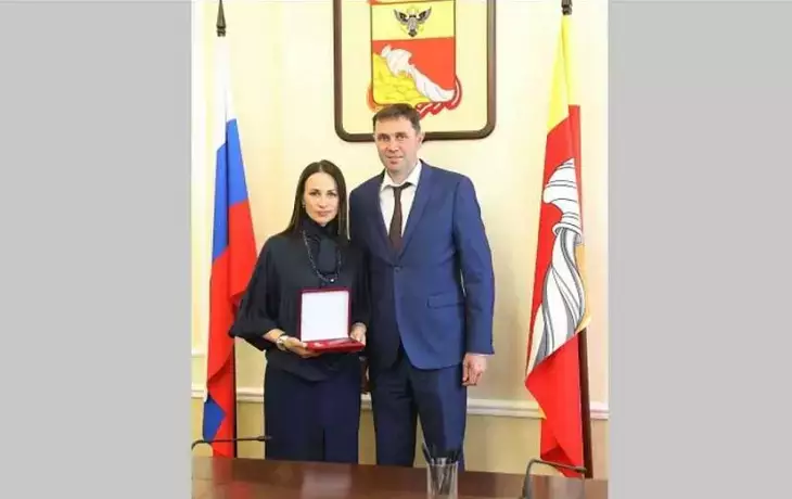 Глава Воронежа поздравил зама администрации с юбилеем и вручил почётные награды
