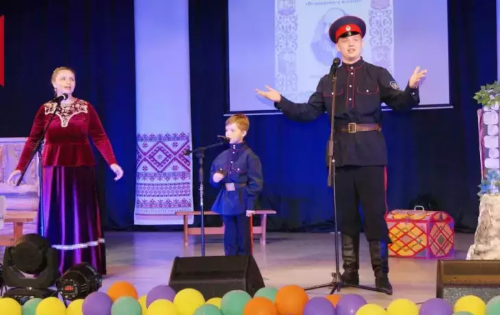 VI Межмуниципальный этнокультурный фестиваль &laquo;Возвращение к истокам&raquo; в Боброве